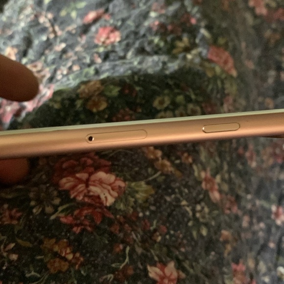 Apple Iphone 7 Plus A1784 Rose Gold - Security Lockout - As Is, For Parts Only - Picture 6 of 8